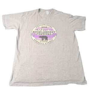 Huckleberry Festival Graphic Tee | Unisex L | Spectra